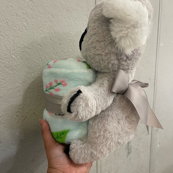 Koala Plush Toy with Blanket - Gray and Green - Picture 4 of 6